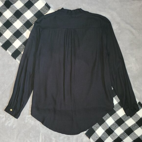 🌸 M Elegant Black Women's Top🌸 - Picture 2 of 4